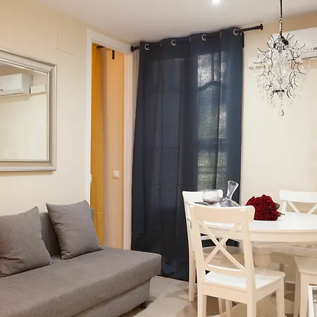 Comfy Corner 32