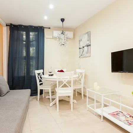 Apartment Comfy Corner 32